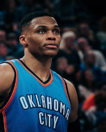 徐杰首节发挥神勇，成为球队关键得分点（徐杰首节火力全开，扛起球队得分重任）