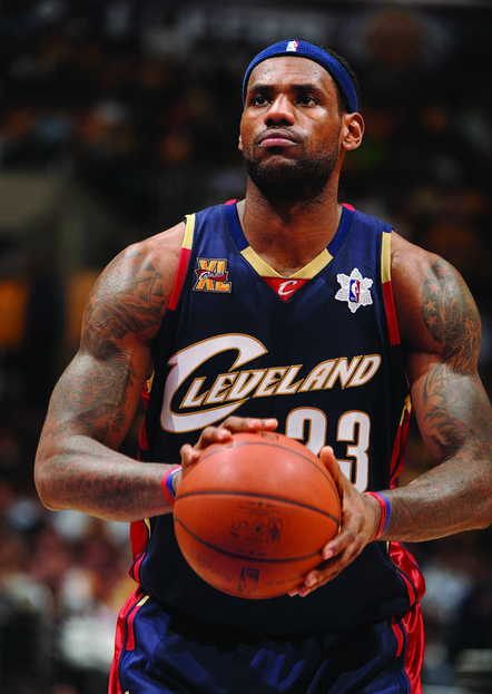 汉密尔顿：最喜欢内马尔和维尼修斯；欣赏梅西的技术（汉密尔顿：钟爱内马尔与维尼修斯，赞赏梅西技术）