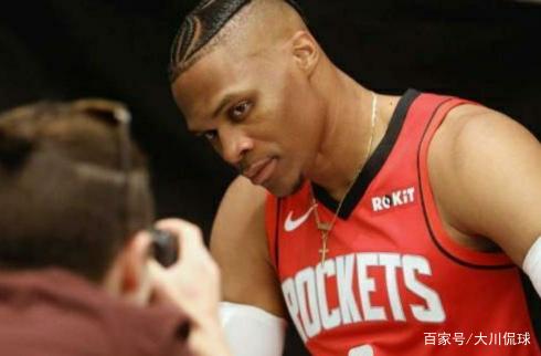 共和报：米兰正考虑冬窗签回41岁的蒂亚戈-席尔瓦（共和报：米兰考虑冬窗重签41岁蒂亚戈-席尔瓦）