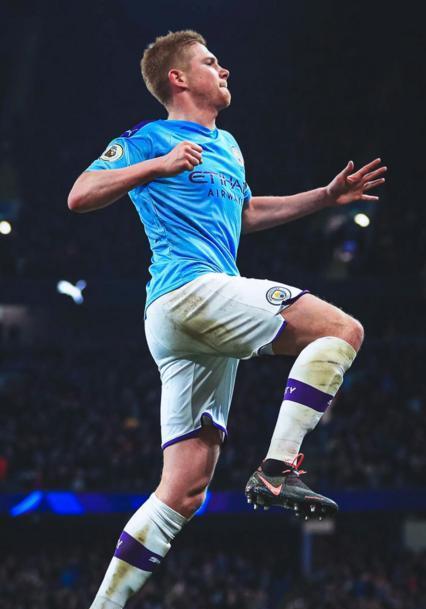 篮球火箭新援表现稳定，逐渐融入体系（火箭新援发挥稳健，逐步融入球队战术体系）