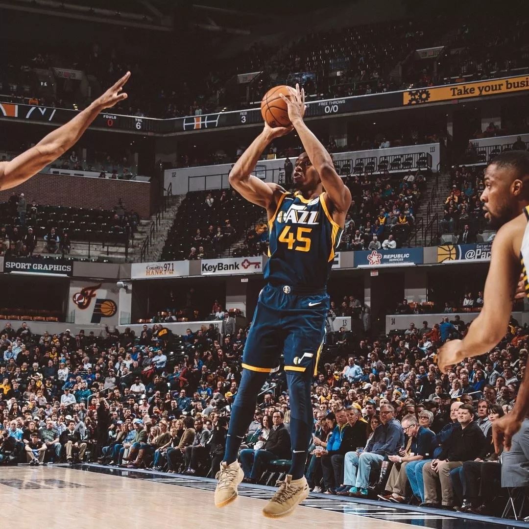 这队就是冠军级别的样子（这队具备冠军相）