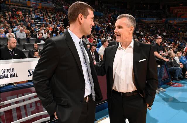 谢什科？阿莫林：重要的是霍伊伦在进球，转会市场我也不清楚（被问及谢什科，阿莫林：霍伊伦进球才最重要，转会动态我也不确定）