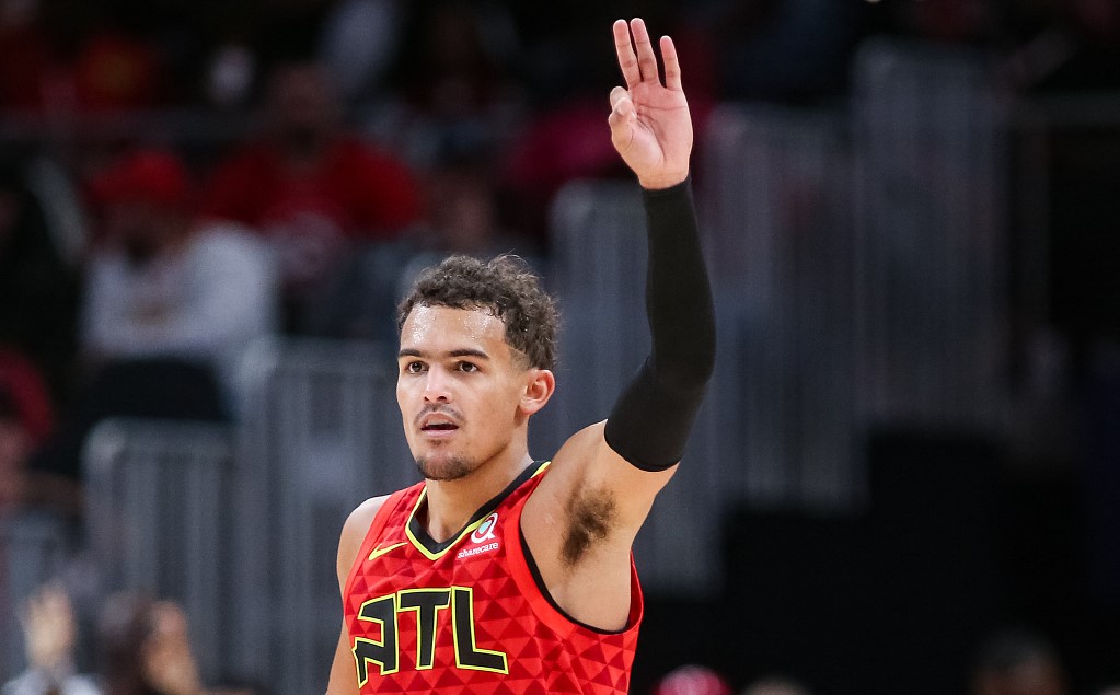 足球曝英超巨星考虑加盟沙特联赛，工资惊人（曝英超巨星考虑赴沙特联，高薪待遇引关注）