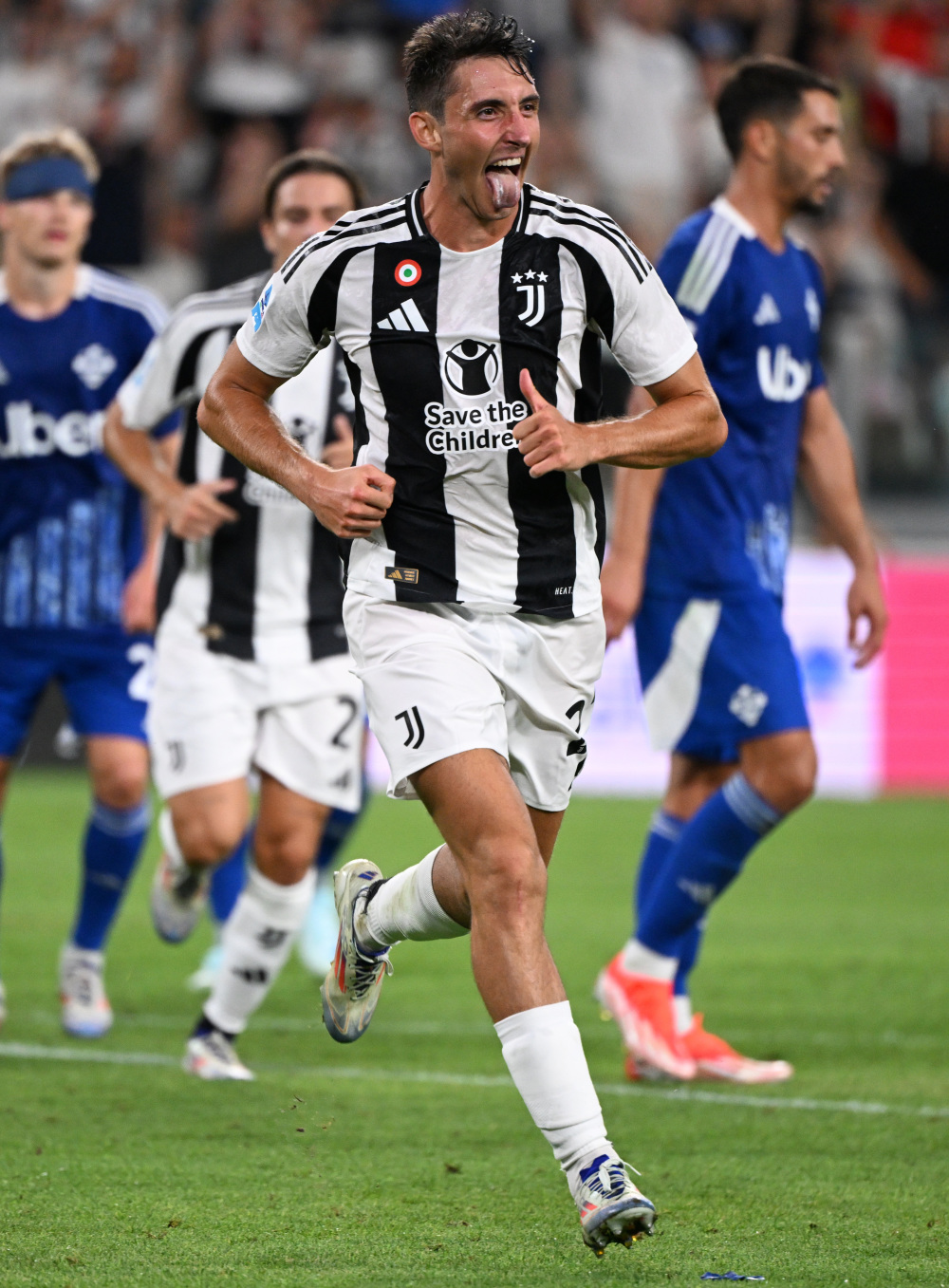 斯基拉：那不勒斯依然想租梅努，球员也想要获得更多出场机会（斯基拉：那不勒斯仍寻求租借梅努，球员渴望增加出场时间）